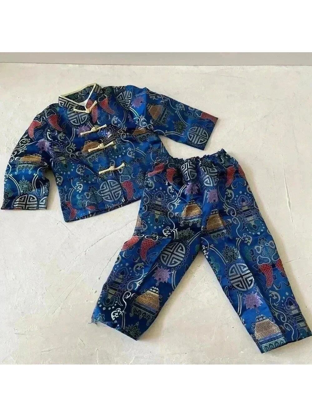 Traditional Chinese New Year Outfit Changshan